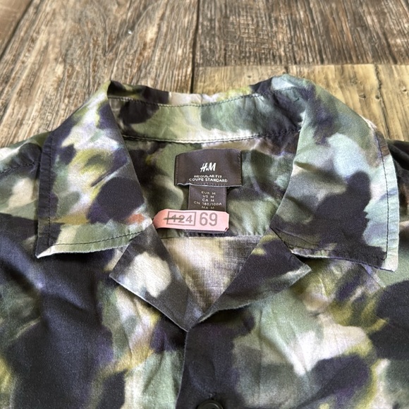 H&M REGULAR FIT COUPE STANDARD MEN SHIRTS, SIZE SMALL M - Picture 7 of 11